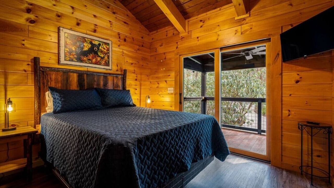Photo of Bedroom in Rocky Grove