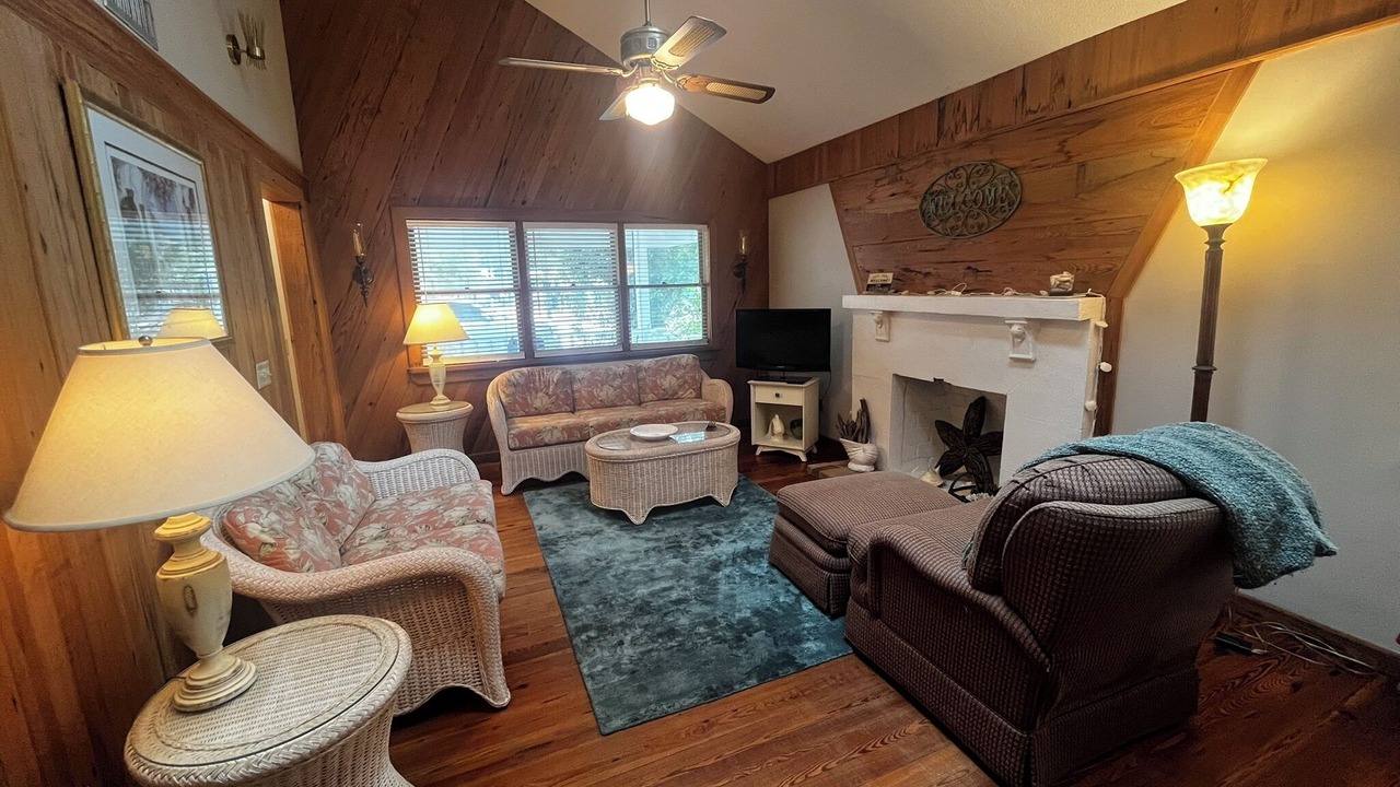 Photo of Livingroom in Saint Simons Island