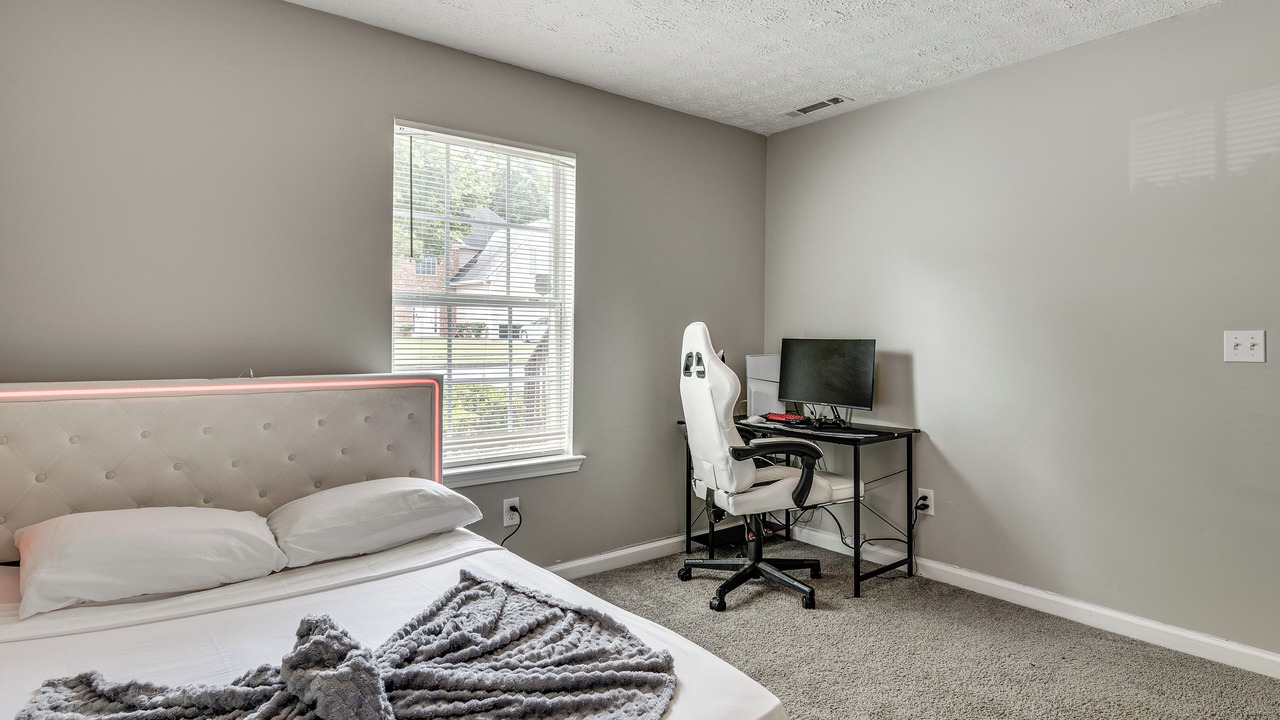 Photo of Bedroom in Locust Grove