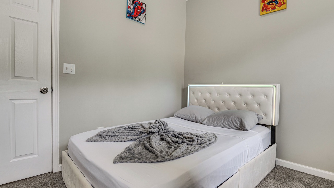 Photo of Bedroom in Locust Grove