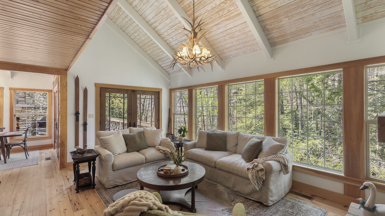 Photo of Bedroom in Lake Toxaway