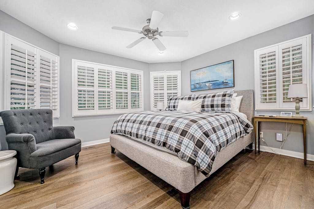 Photo of Bedroom in Glenn Haven Shores