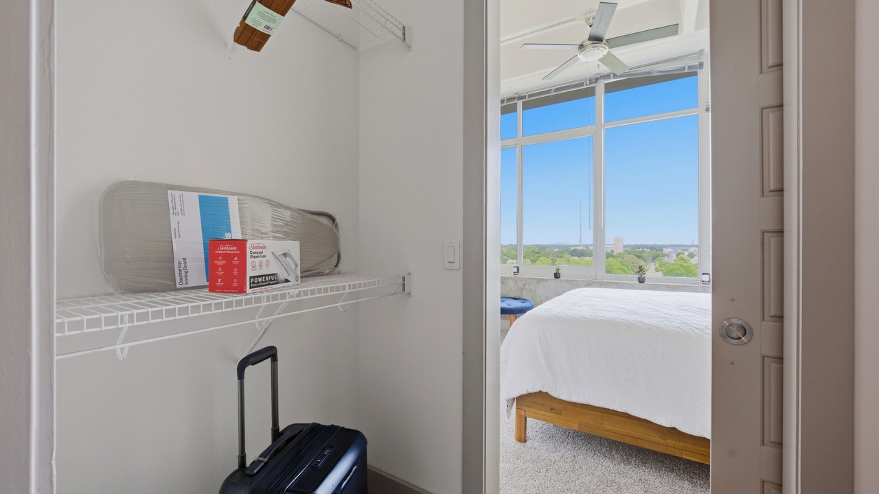 Photo of Bedroom in Peachtree Center