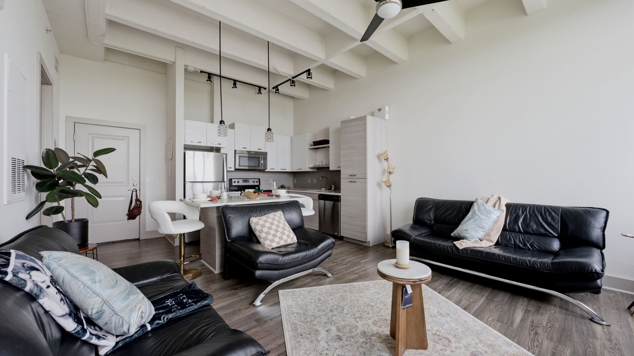 Photo of Livingroom in Peachtree Center