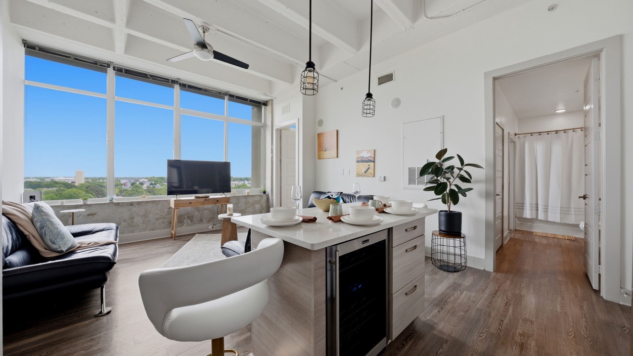 Photo of Livingroom in Peachtree Center