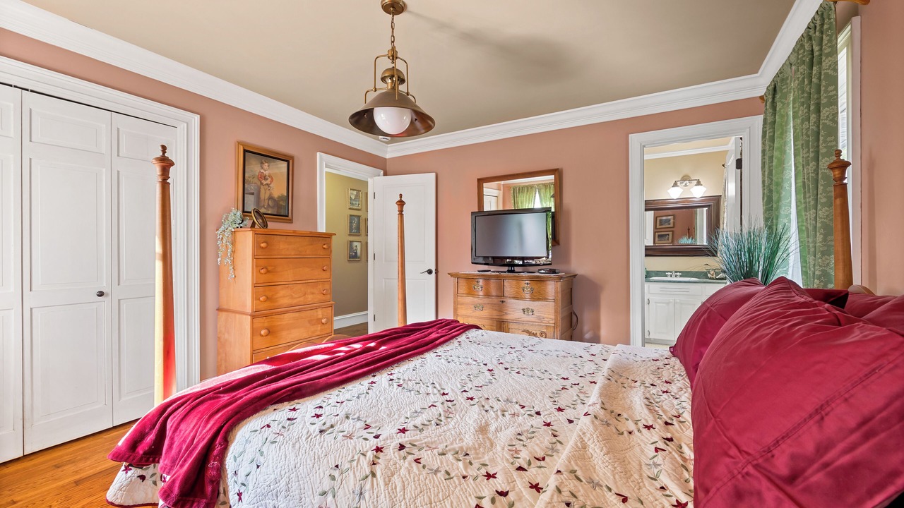 Photo of Bedroom in Town Center