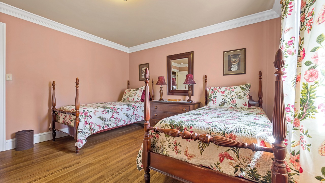 Photo of Bedroom in Town Center