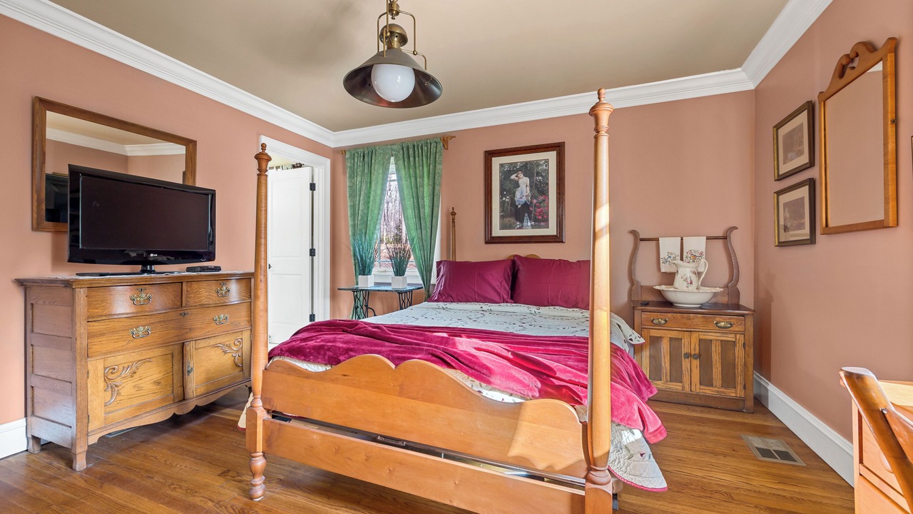 Photo of Bedroom in Town Center