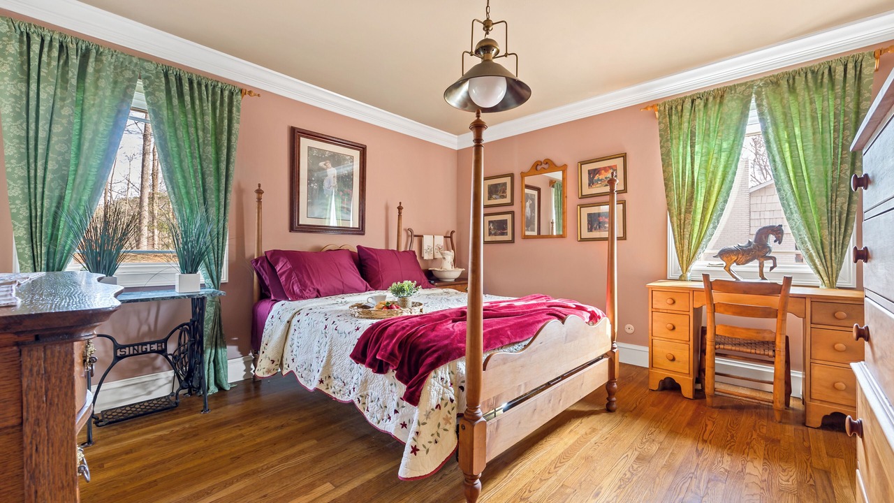 Photo of Bedroom in Town Center