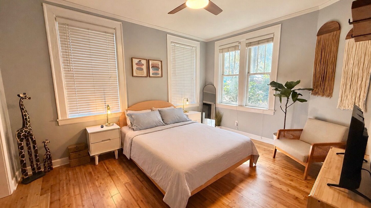 Photo of Bedroom in Metropolitan