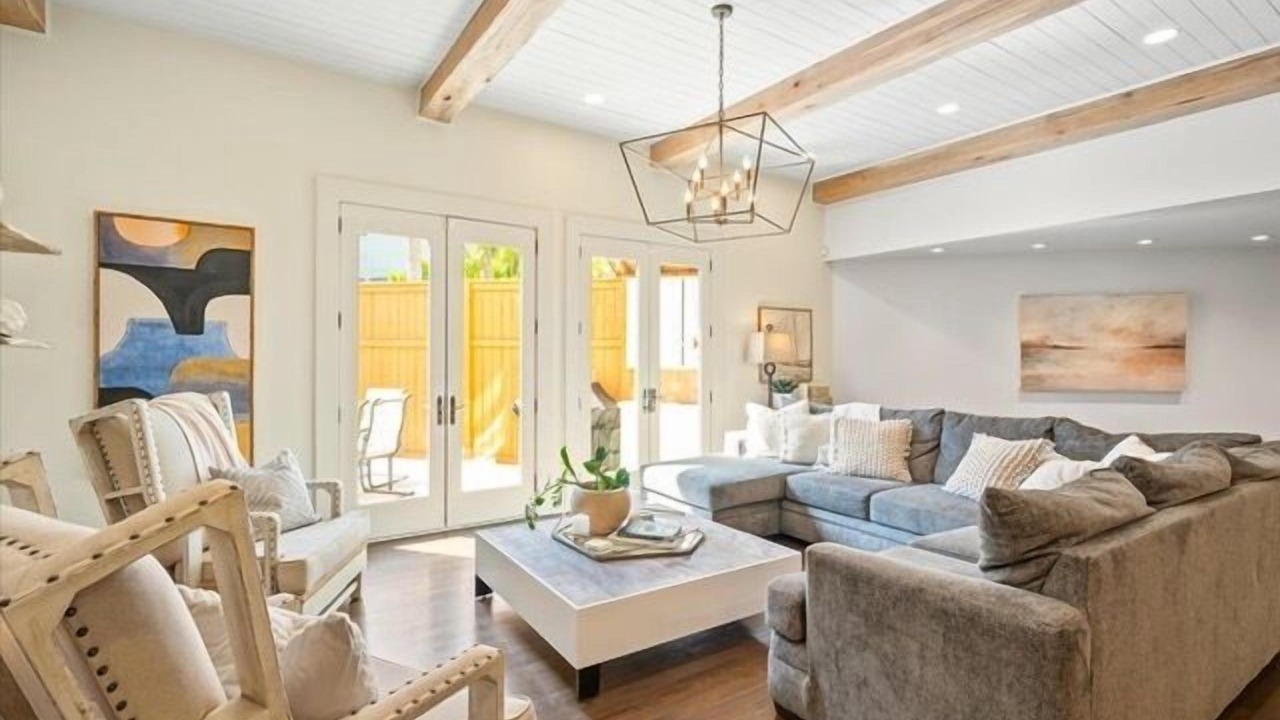 Photo of Livingroom in King City