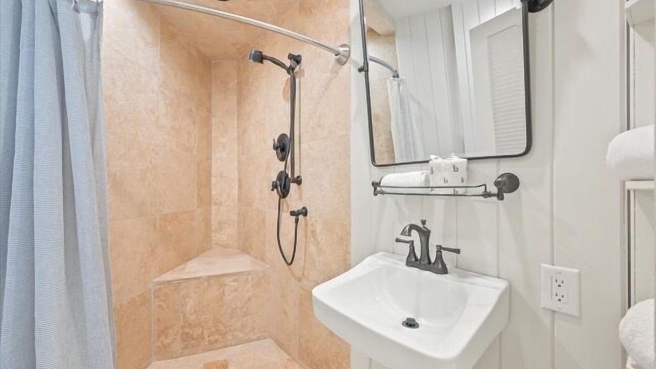 Photo of Bathroom in King City