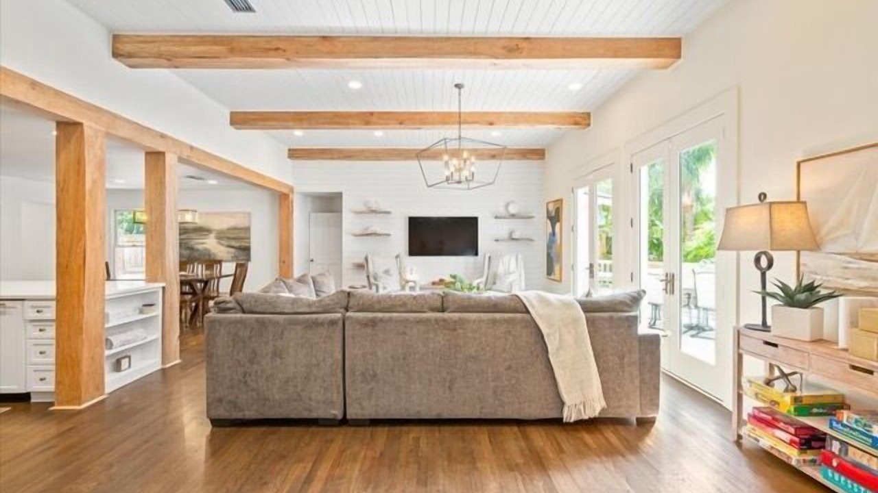 Photo of Livingroom in King City