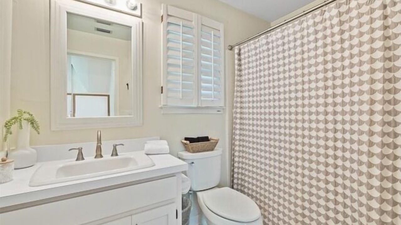 Photo of Bathroom in King City
