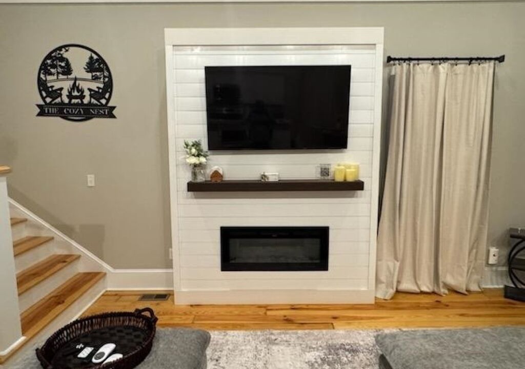 Photo of Livingroom in Guntersville