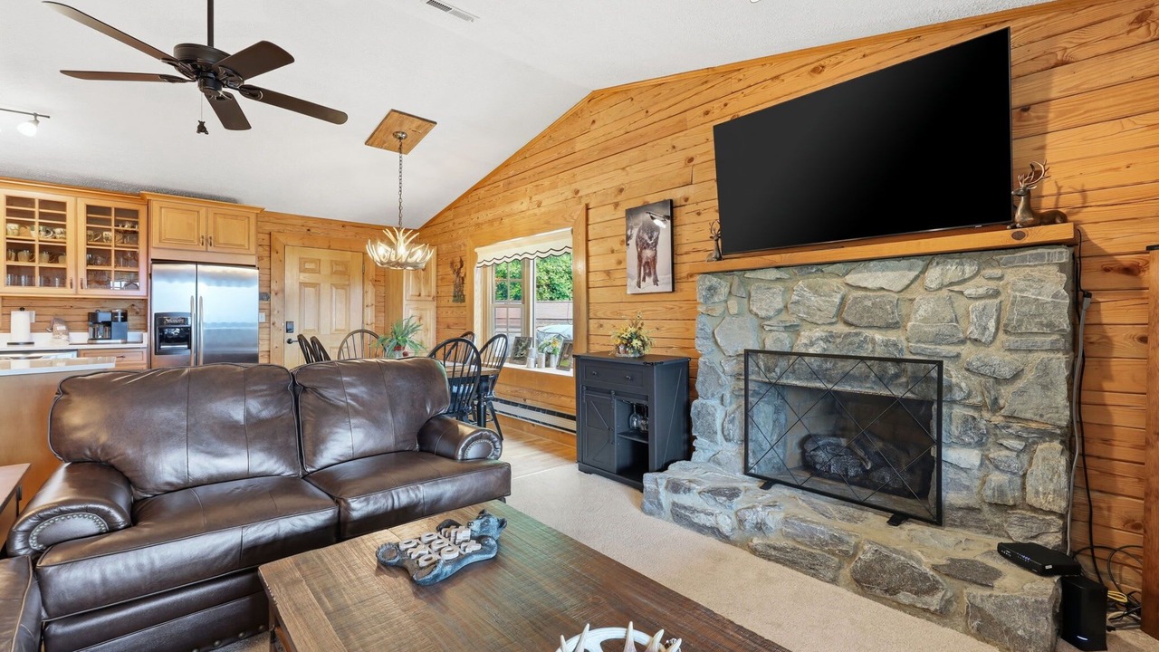Photo of Livingroom in Waynesville