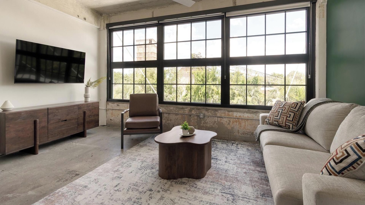 Photo of Livingroom in Urban Core