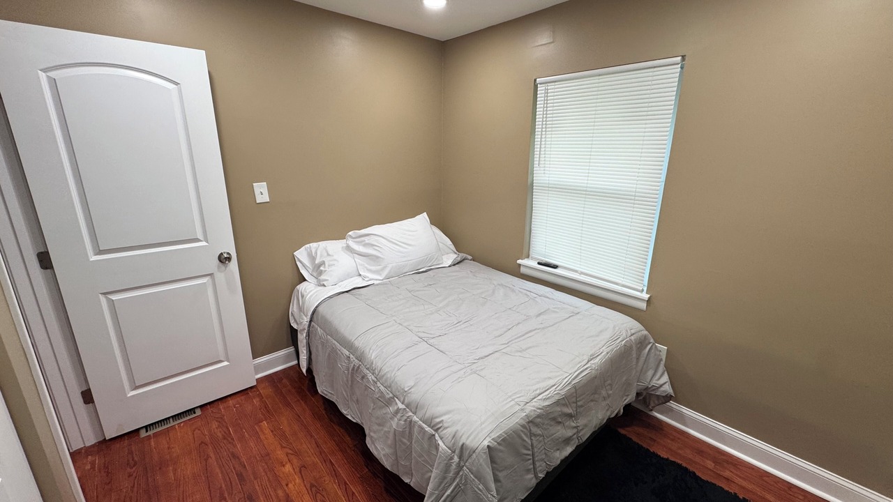 Photo of Bedroom in Forest Park