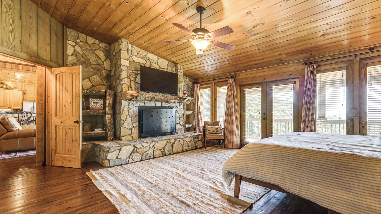 Photo of Bedroom in Waynesville
