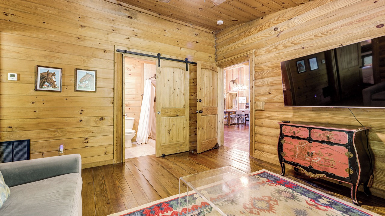 Photo of Livingroom in Waynesville