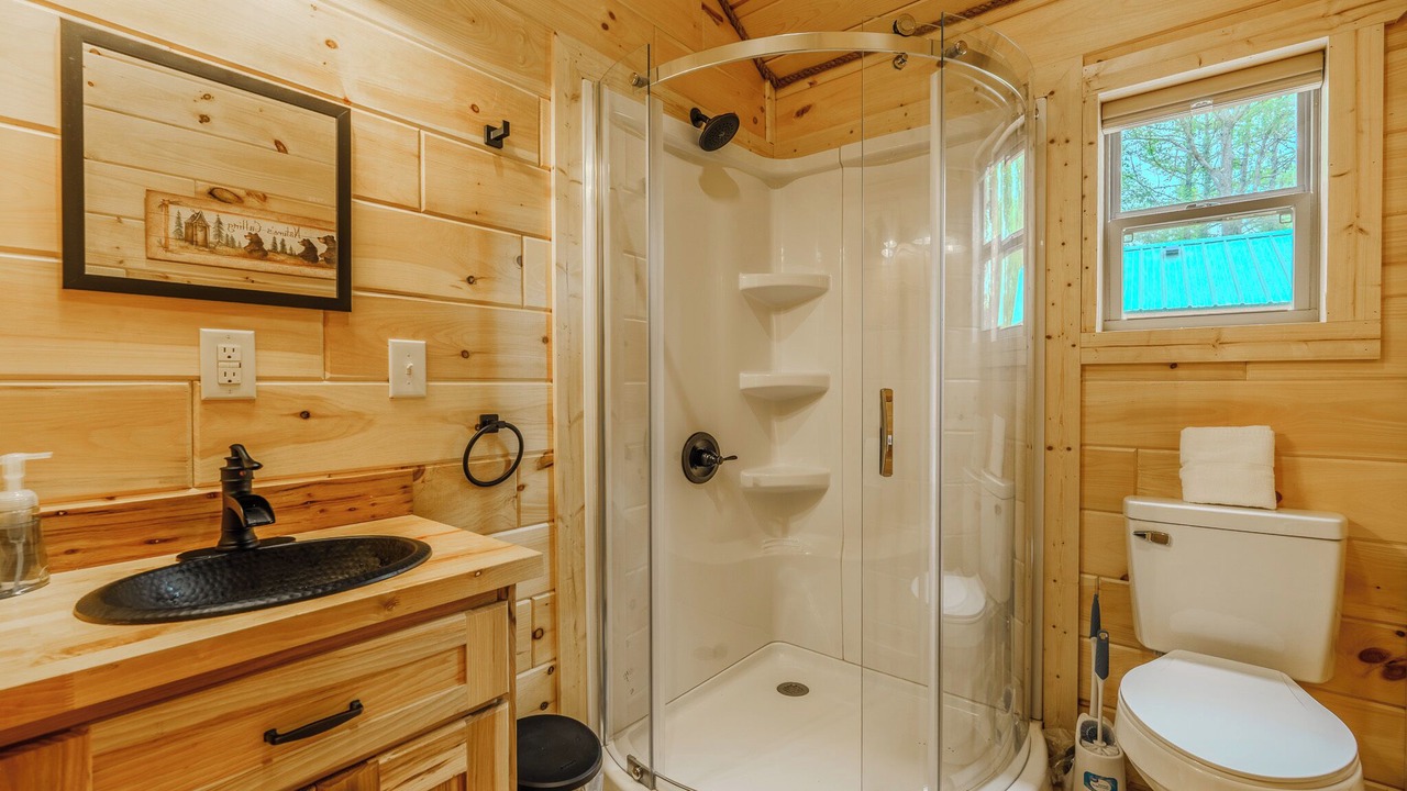 Photo of Bathroom in Kodak