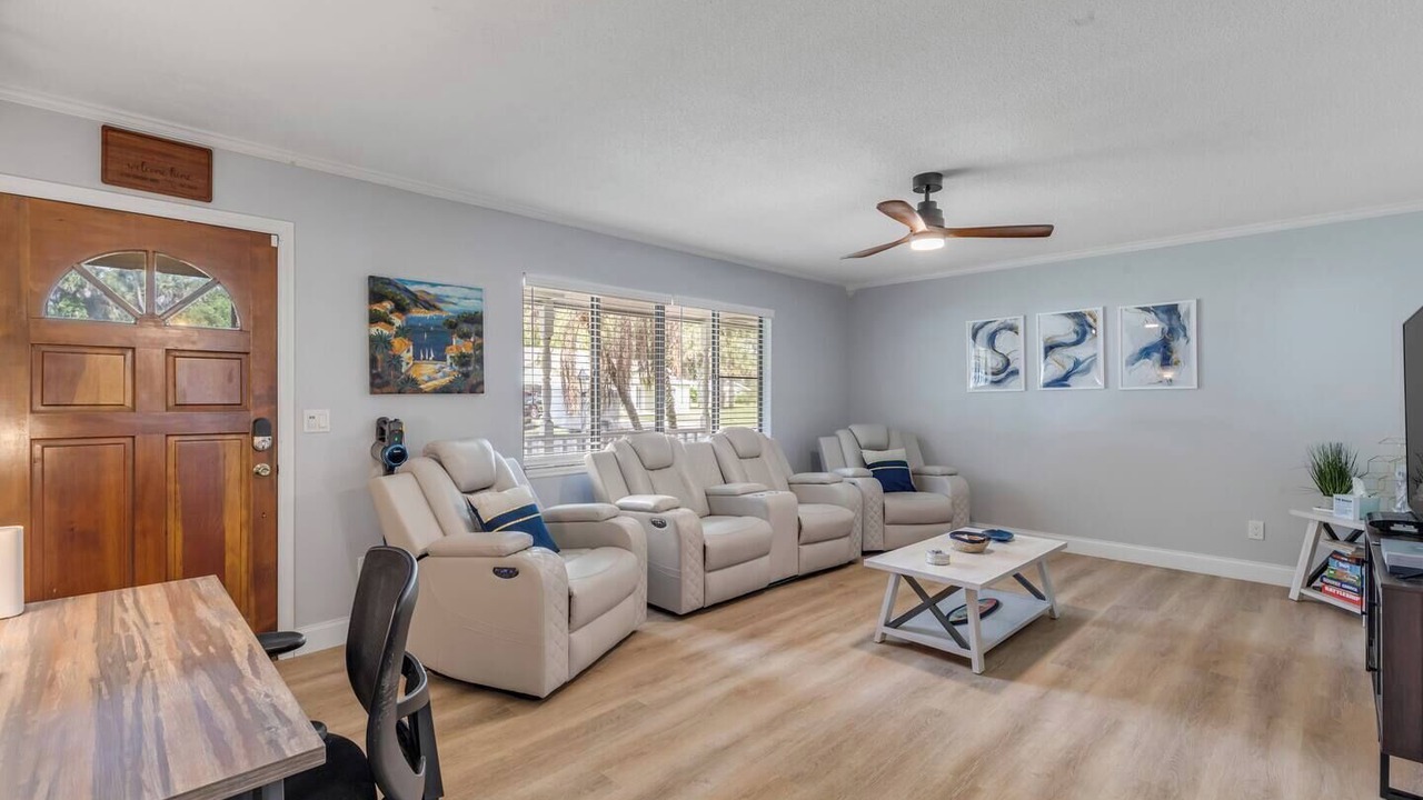 Photo of Livingroom in Florida Shores