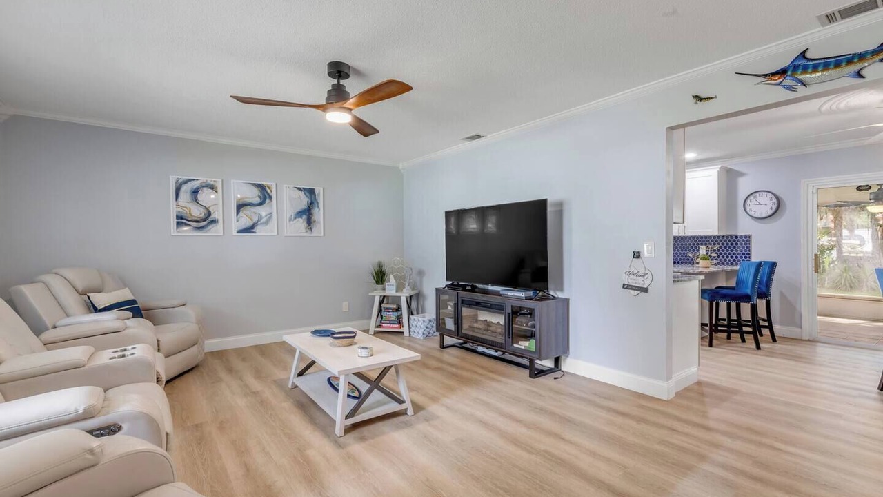 Photo of Livingroom in Florida Shores