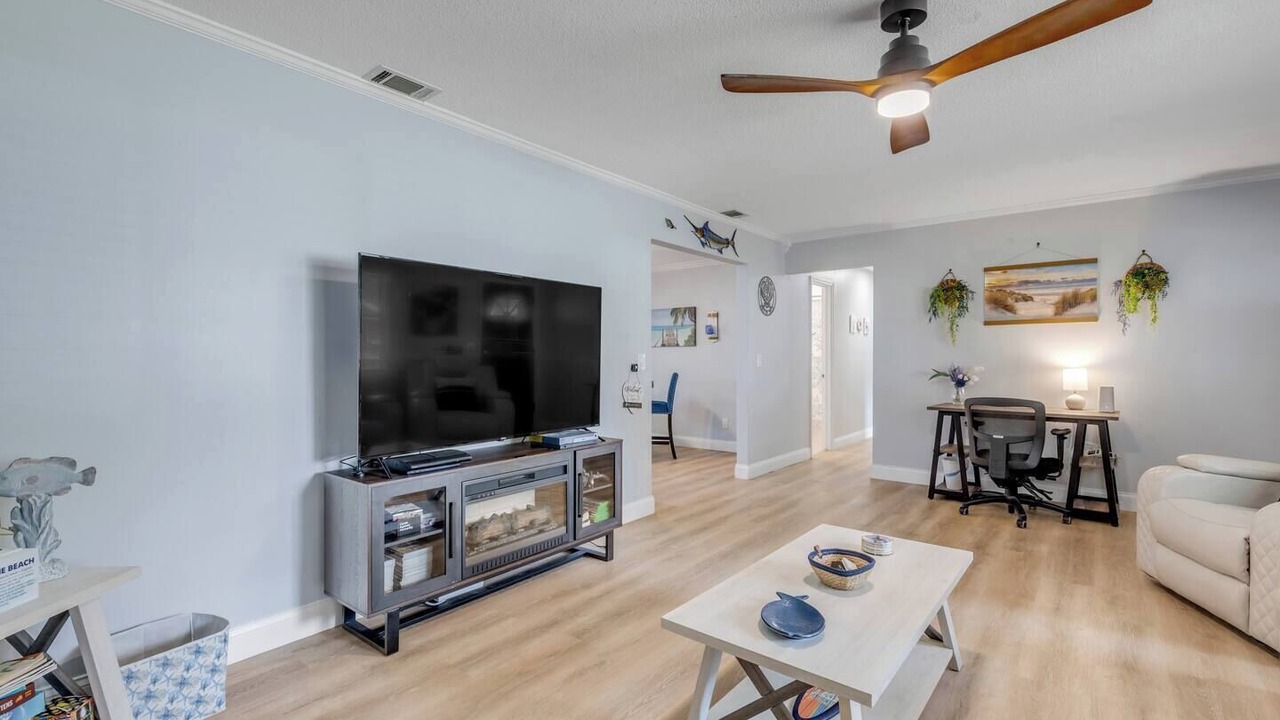 Photo of Livingroom in Florida Shores