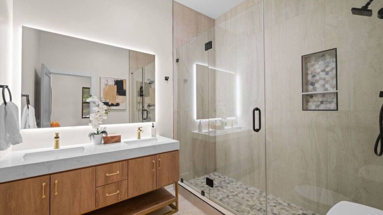 Photo of Bathroom in Loring Heights