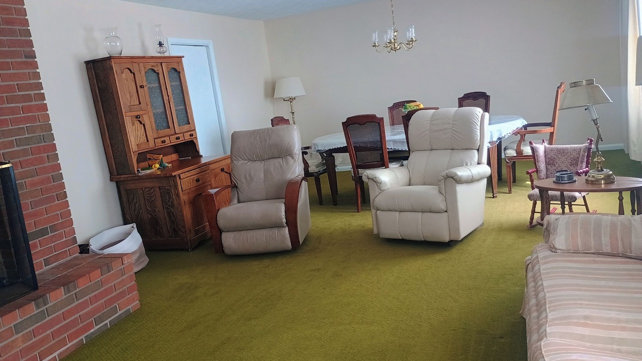 Photo of Livingroom in Mars Hill