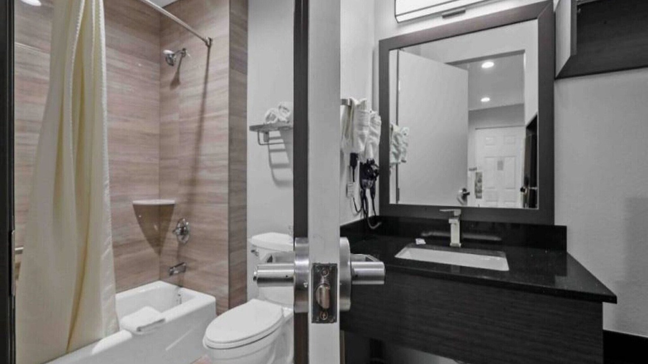 Photo of Bathroom in Central Escondido