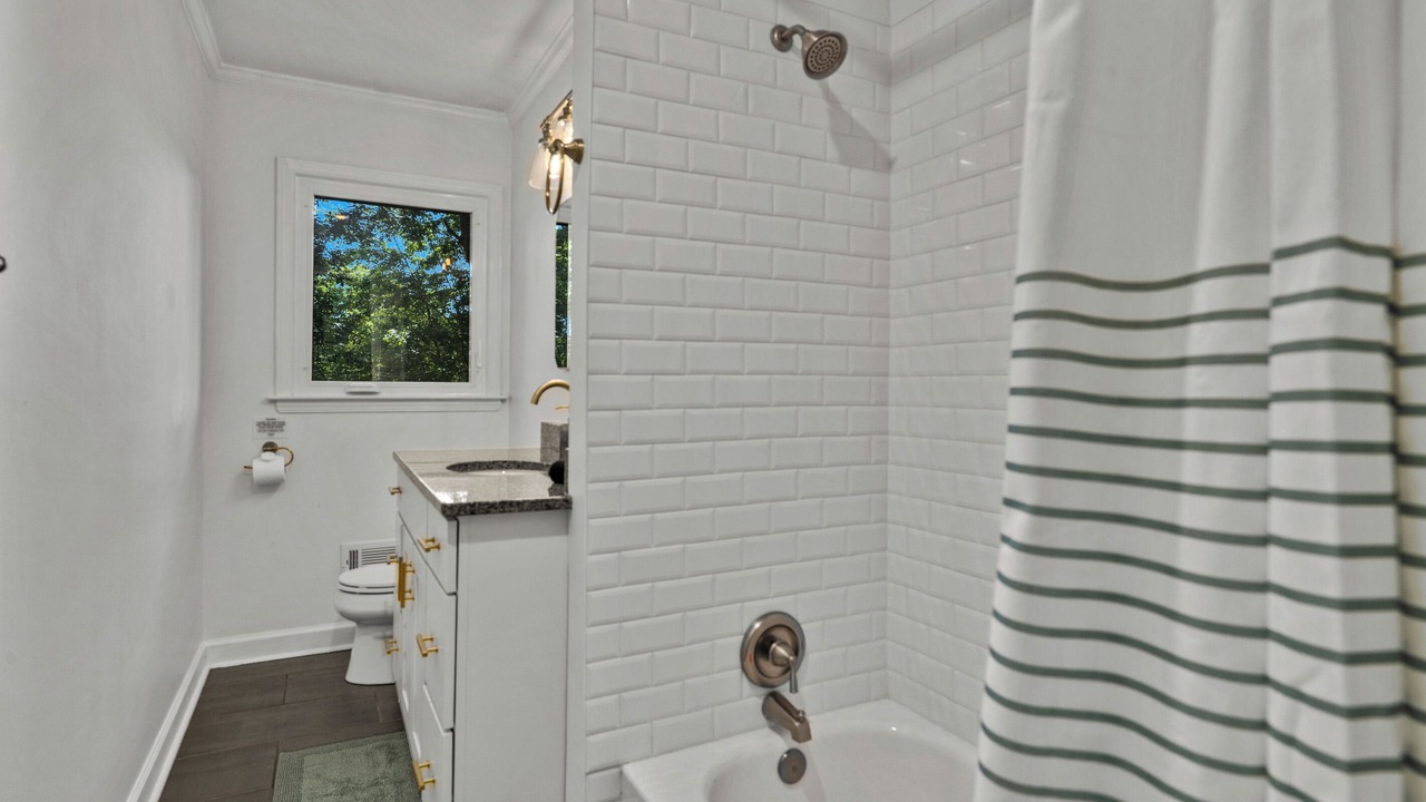 Photo of Bathroom in Addison Heights