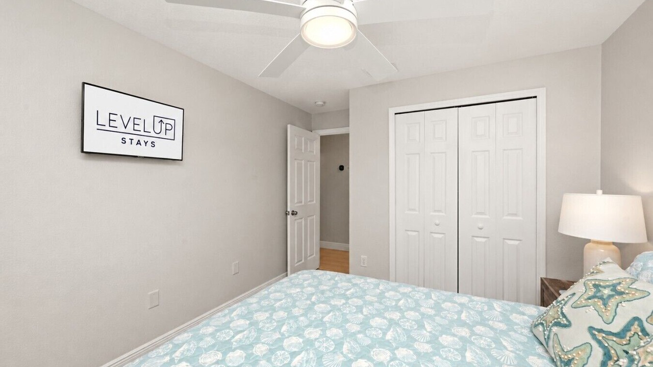 Photo of Bedroom in Lake Berkley