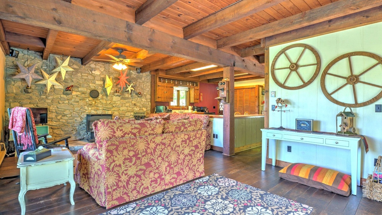 Photo of Livingroom in Canton