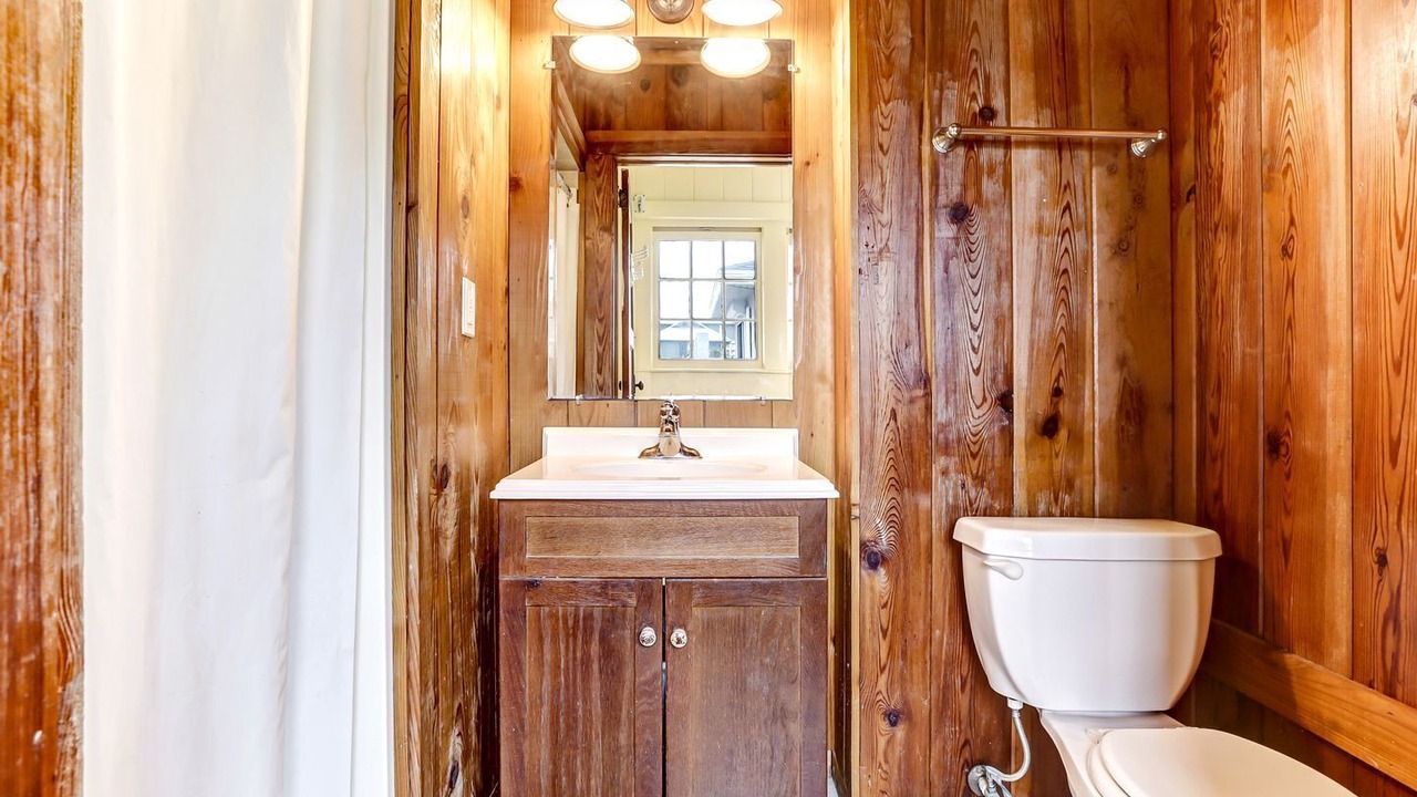 Photo of Bathroom in Fernandina Beach
