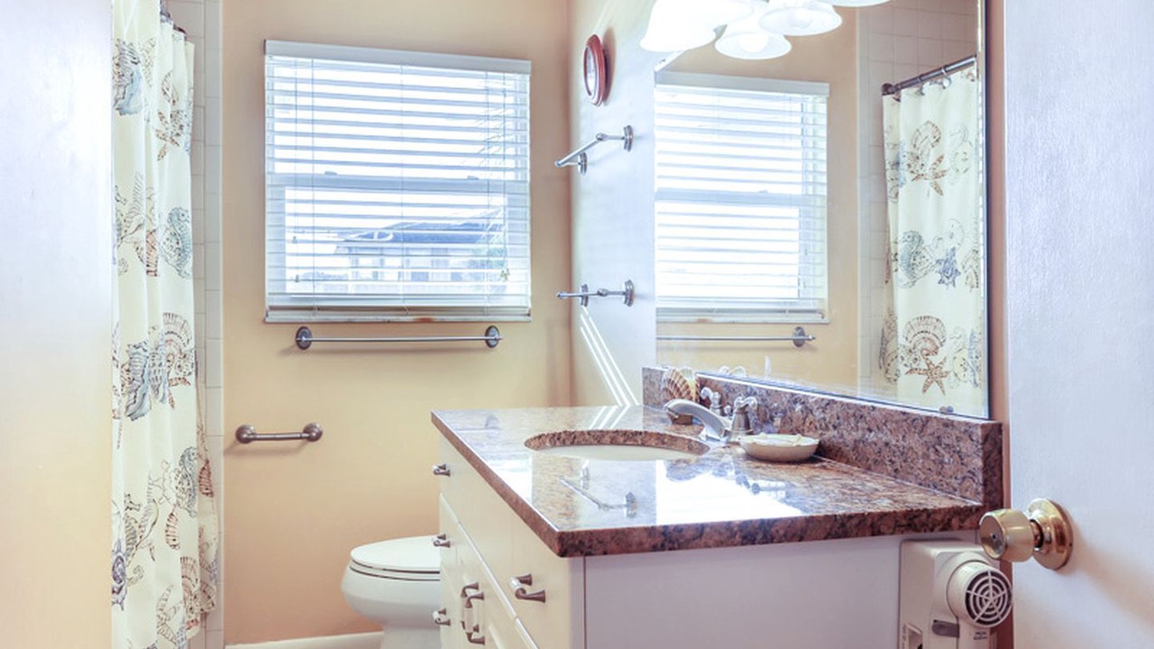 Photo of Bathroom in Fernandina Beach