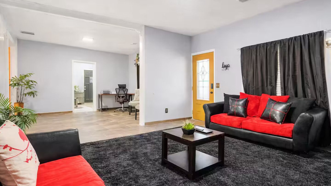 Photo of Livingroom in Douglasville