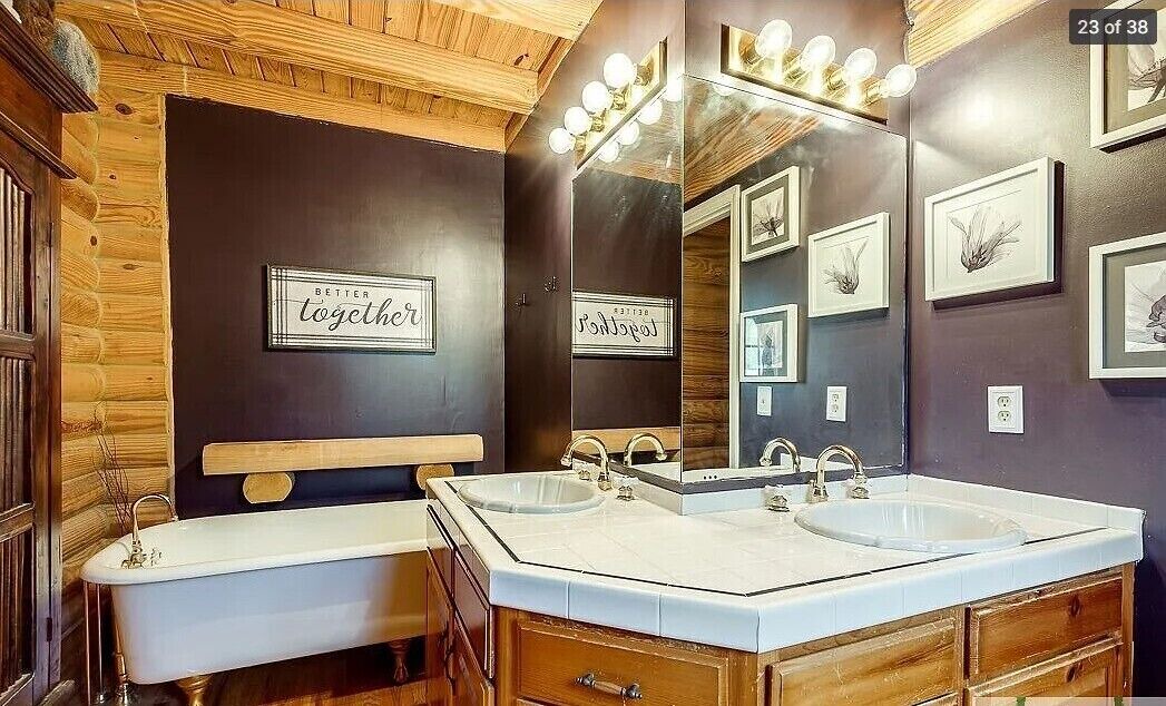 Photo of Bathroom in Eden