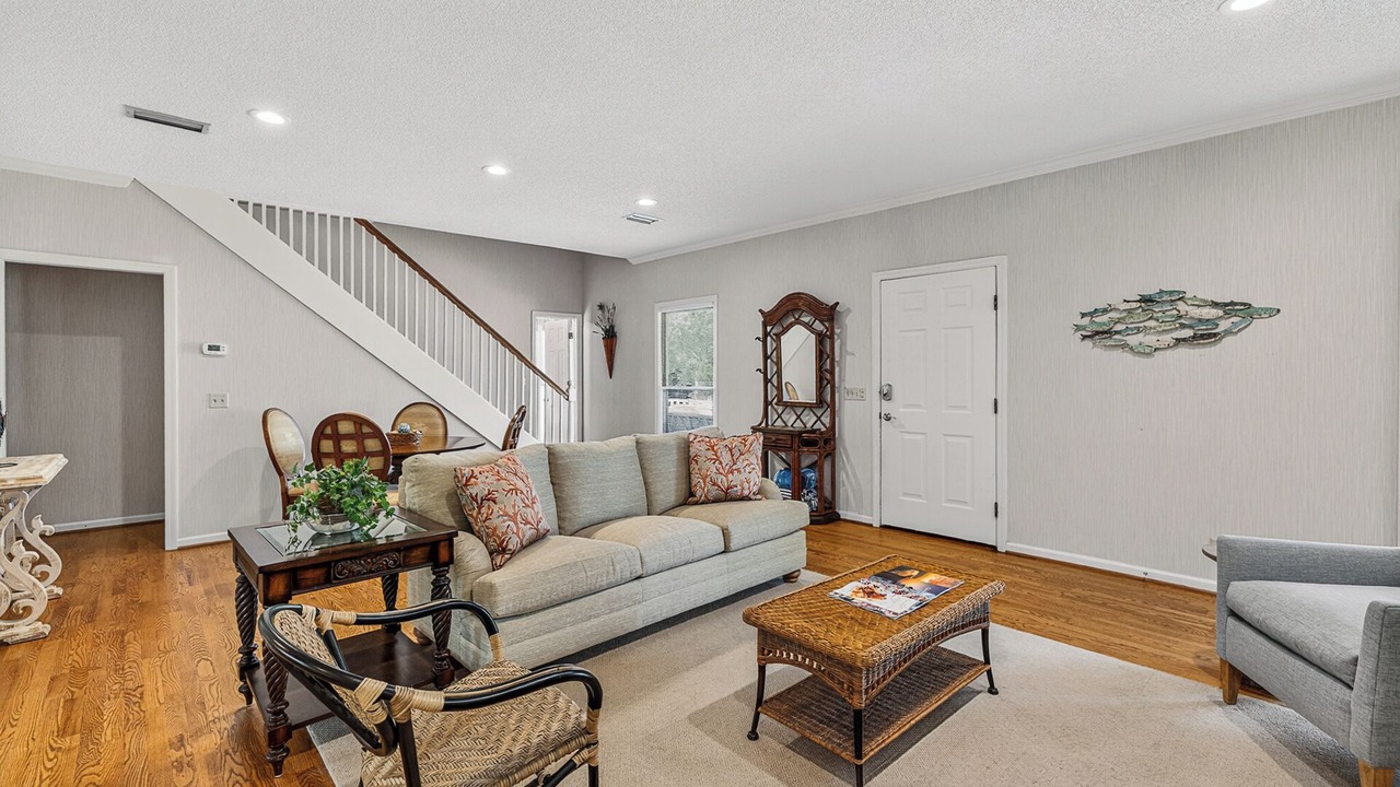 Photo of Livingroom in King City