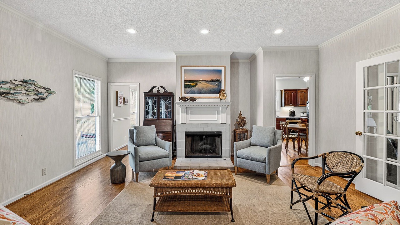 Photo of Livingroom in King City