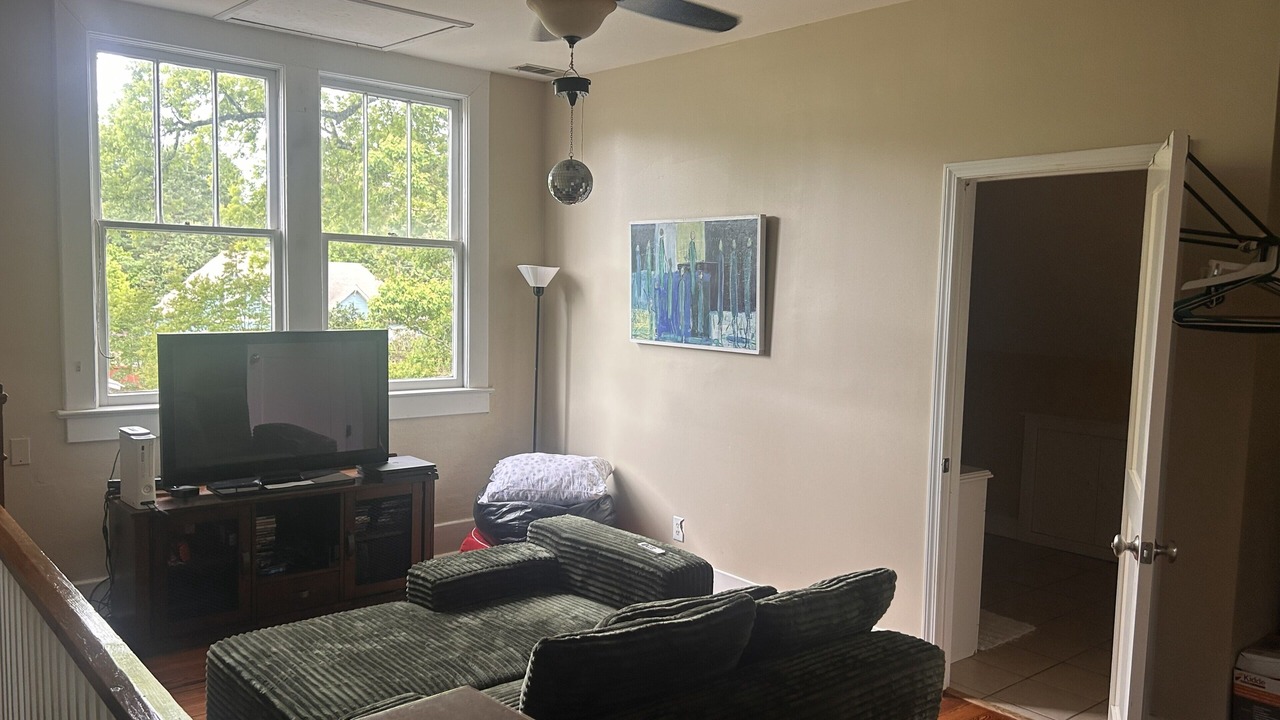 Photo of Livingroom in Watkinsville