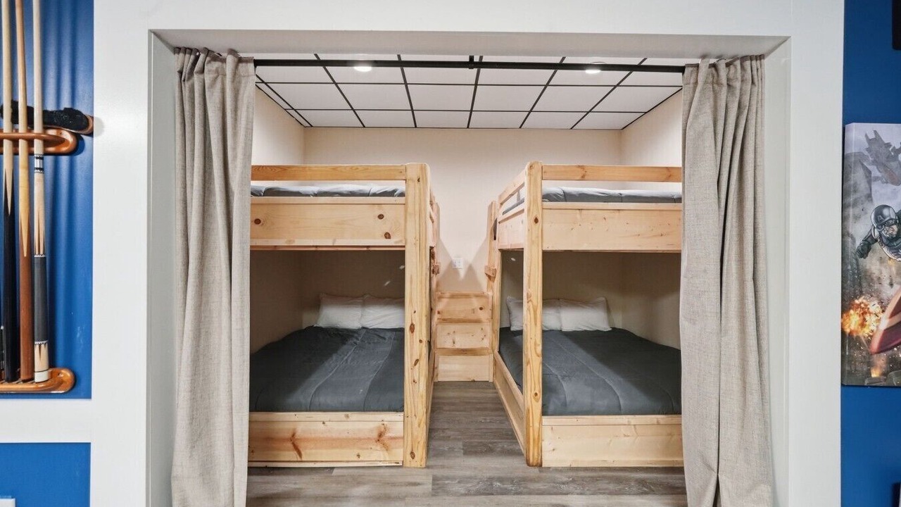 Photo of Bedroom in Kodak