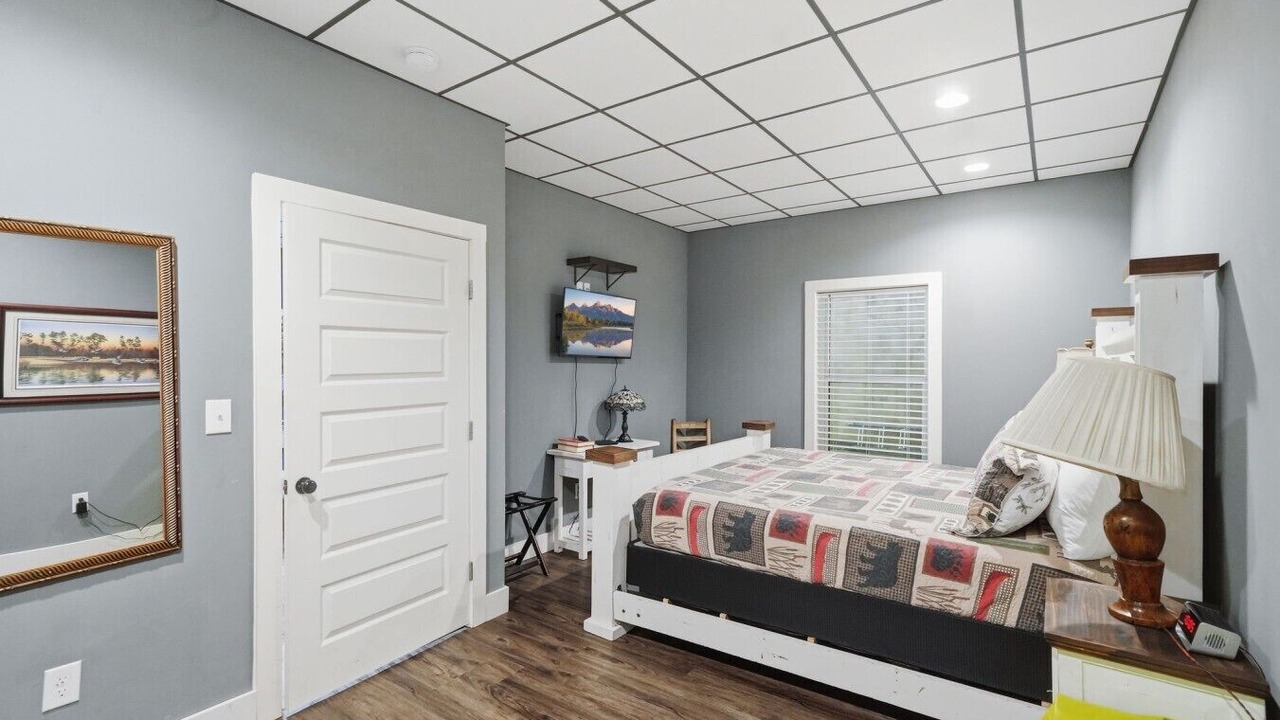Photo of Bedroom in Kodak
