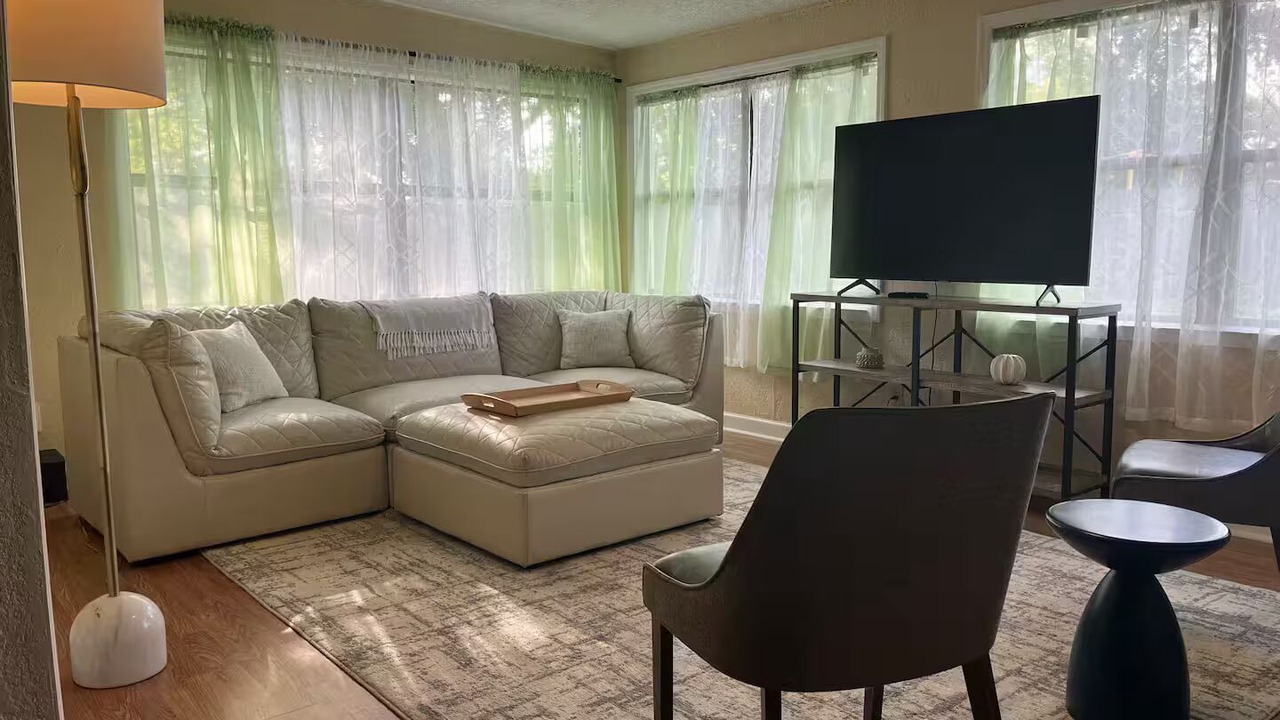 Photo of Livingroom in Westside