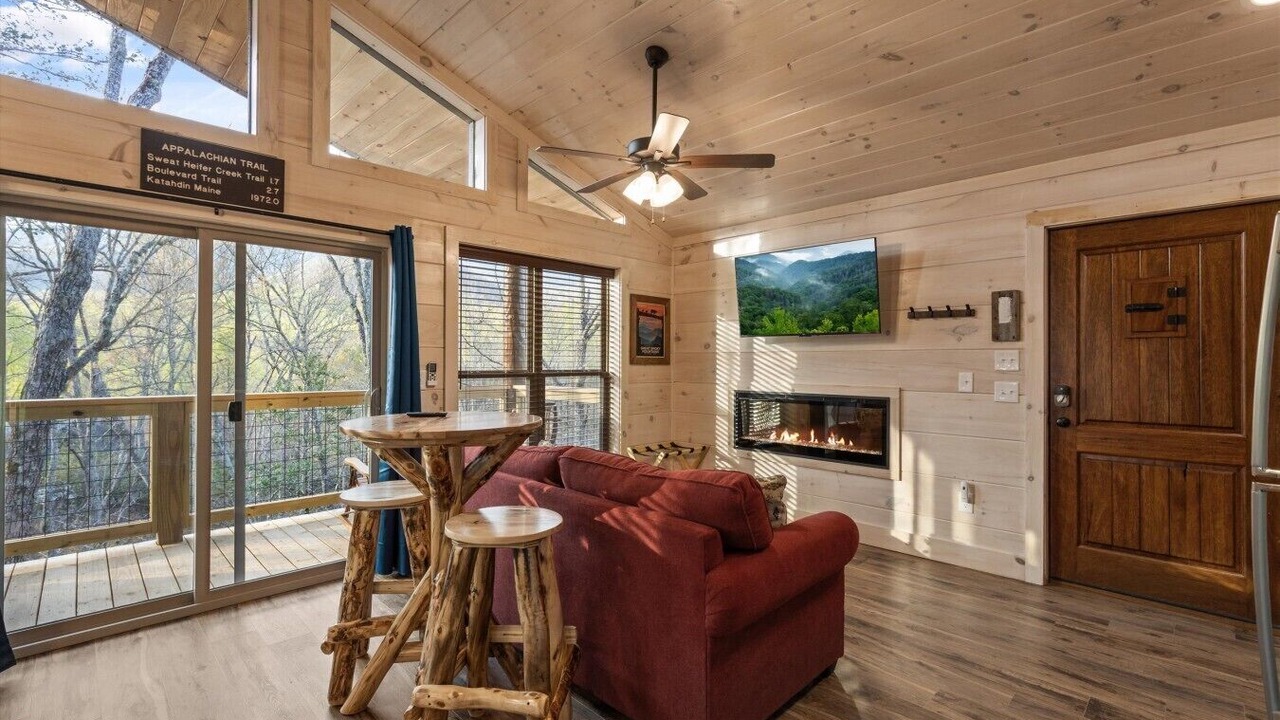 Photo of Livingroom in Rocky Grove
