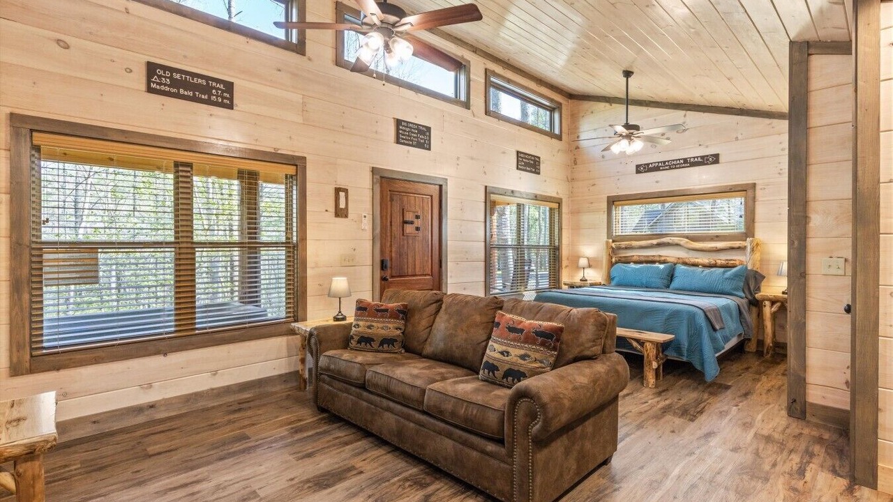 Photo of Bedroom in Rocky Grove