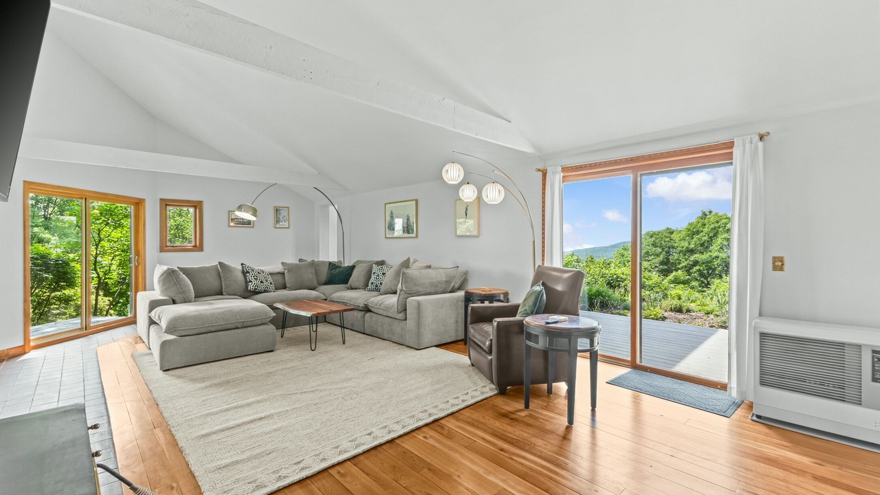 Photo of Livingroom in Hinesburg