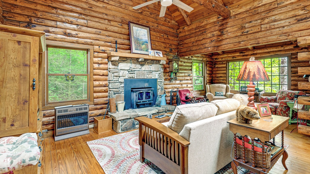 Photo of Bedroom in Lake Toxaway