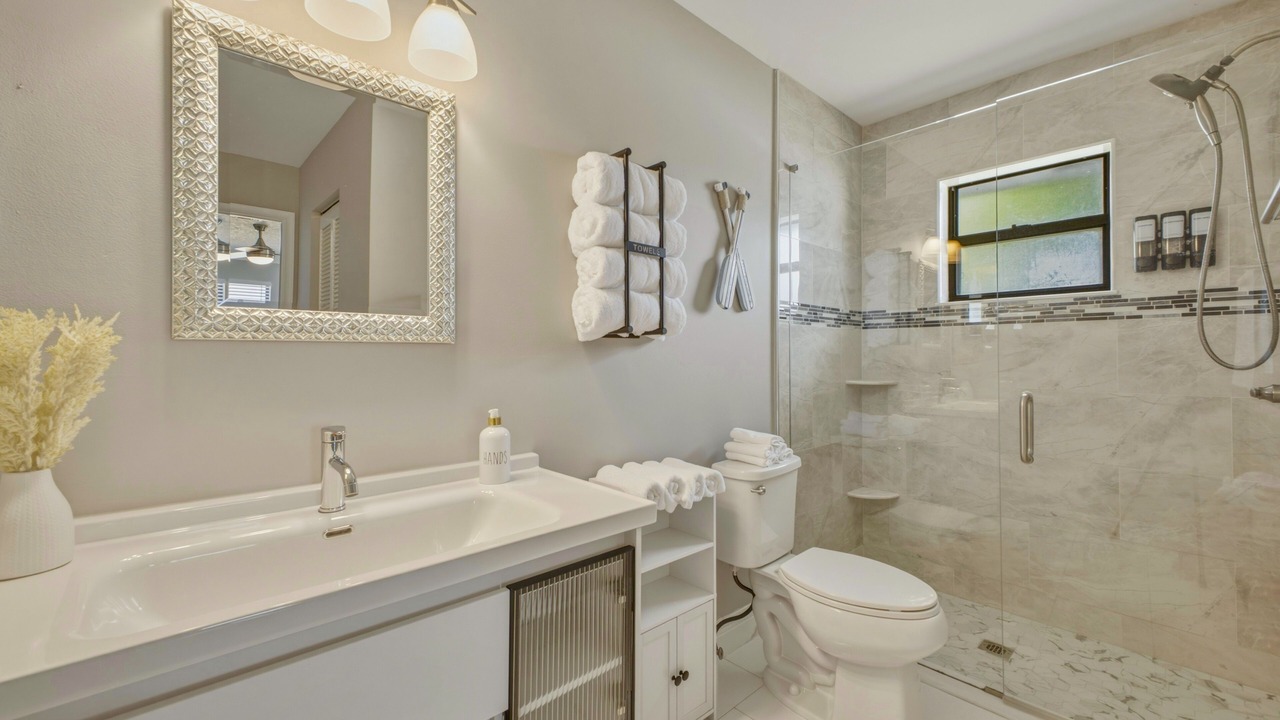 Photo of Bathroom in Lantana