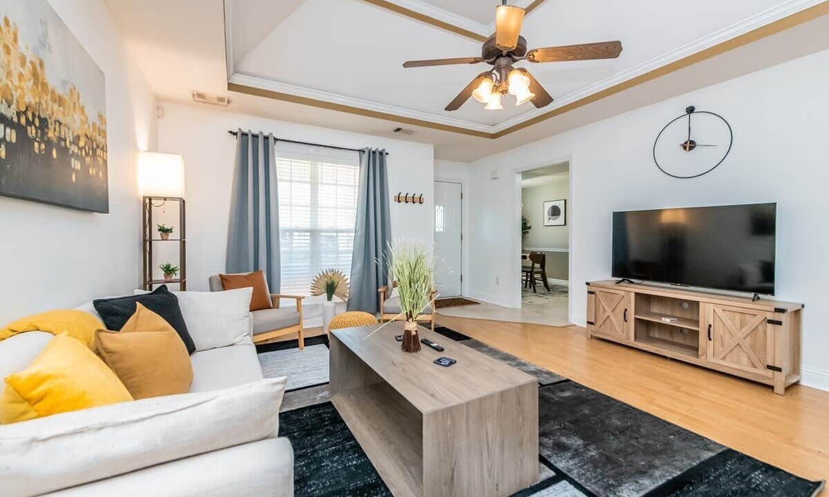 Photo of Livingroom in Warner Robins